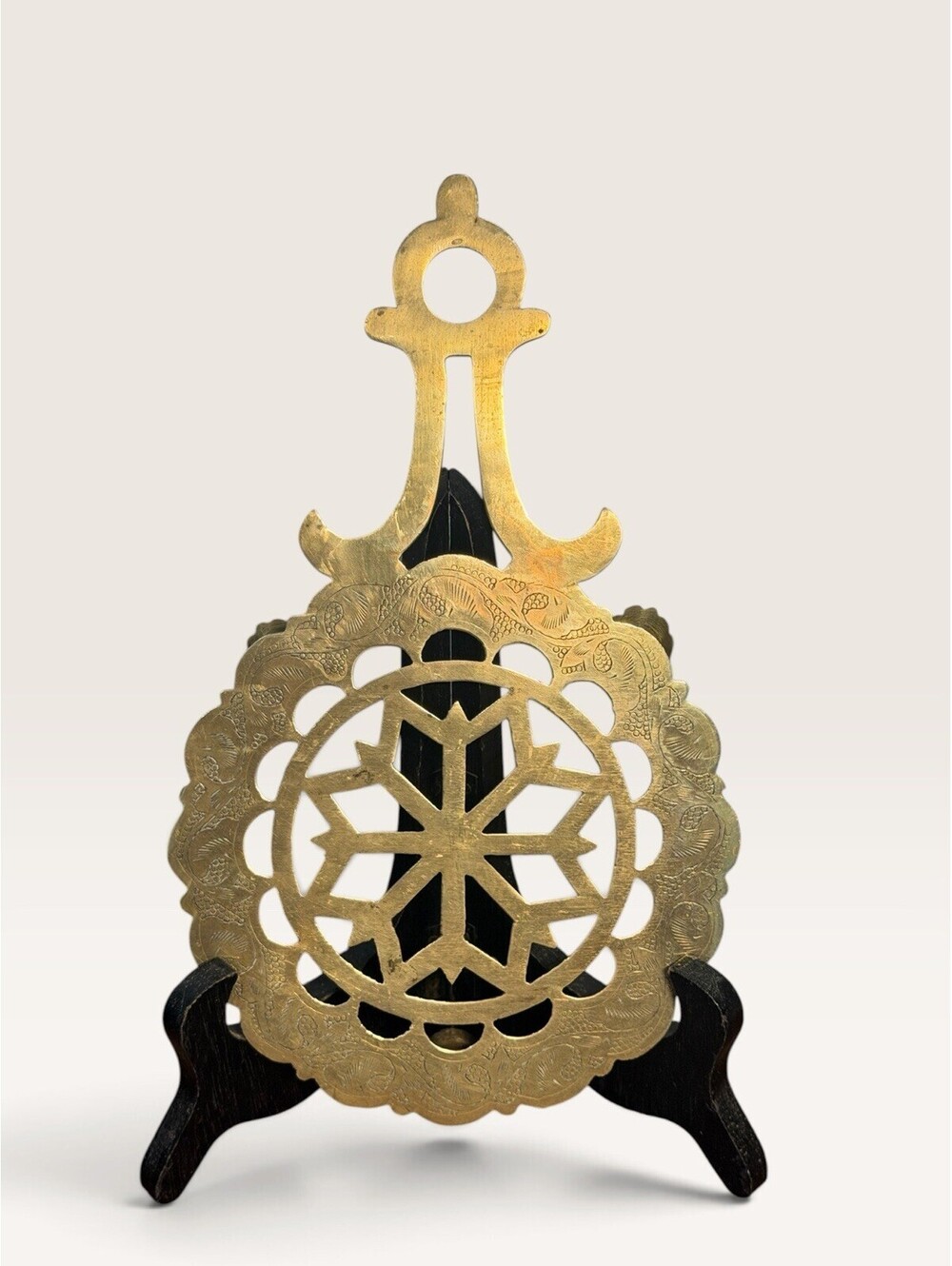 Vintage Brass Anchor Trivet Footed Etched Floral Hot Plate Nautical Decor 8”